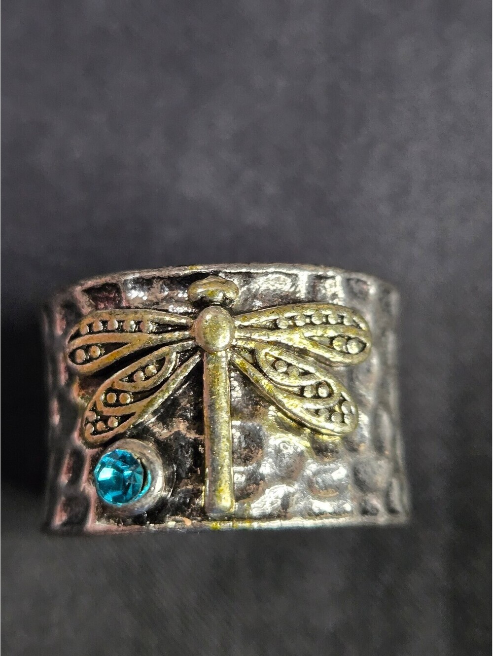 Hammered Silvertone Ring With Dragonfly Size 11¾